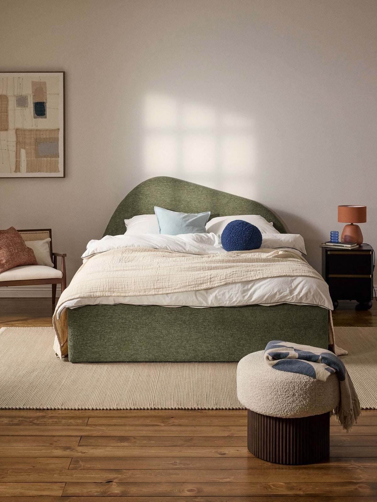 Warehamy Gary Upholstered Bouclé Bed